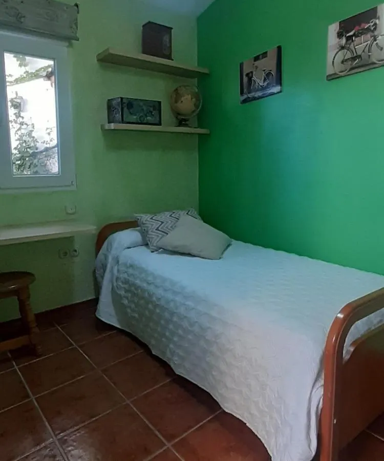 Holiday home Casa Luciita: Agradable Con Chimenea, Patio Y Bbq. Villa Ojen Spain